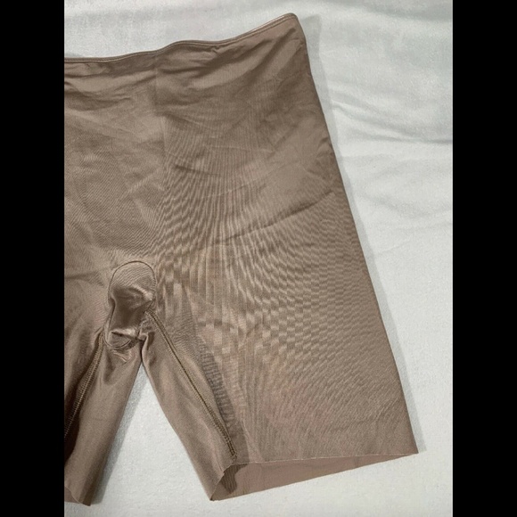 NEW Spanx‎ Slimplicity Mid-Thigh Shaper Sandcastle - Picture 5 of 9
